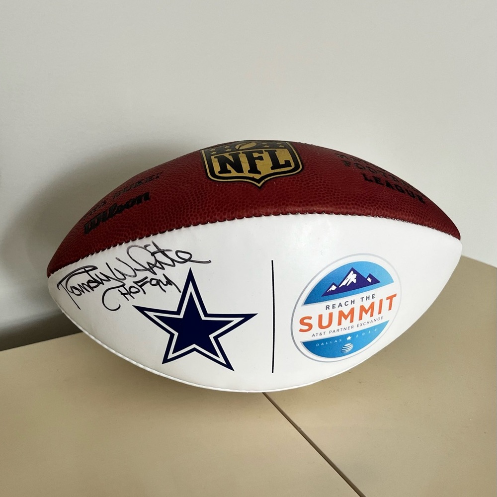 🎄🎁 Great GIFT idea!!Dallas Cowboys Football with Randy White signature